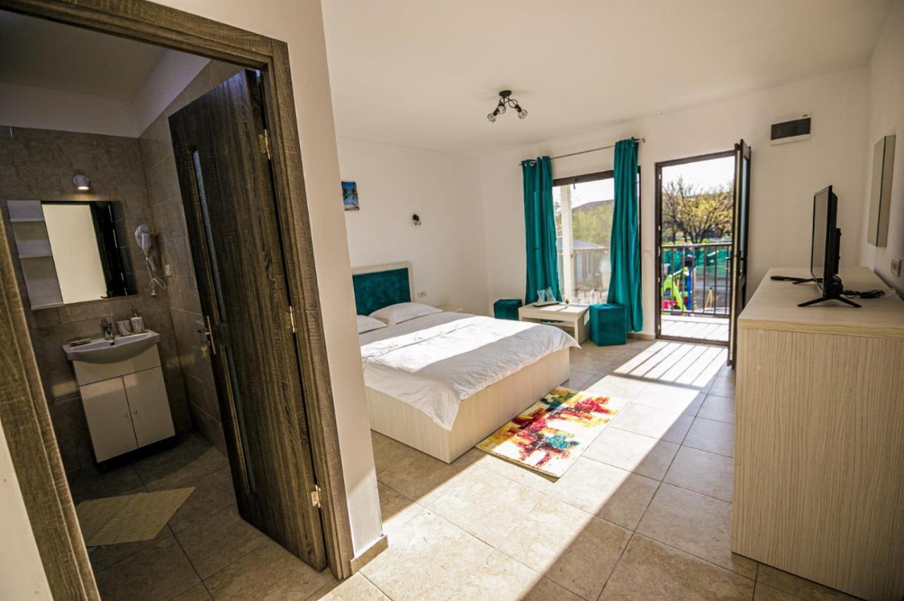 Hotel Complex Turistic N&S à Două Mai Extérieur photo
