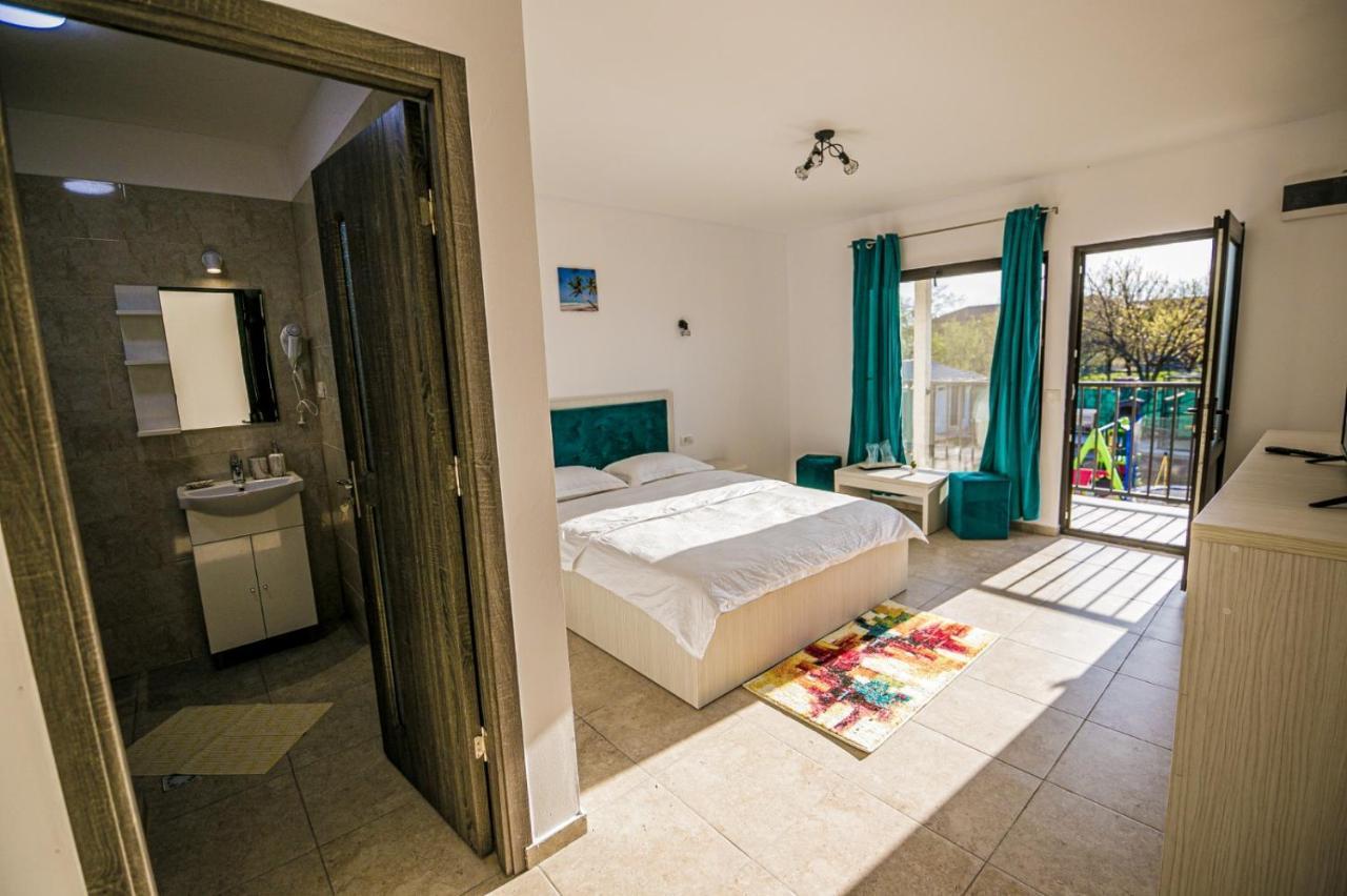 Hotel Complex Turistic N&S à Două Mai Extérieur photo