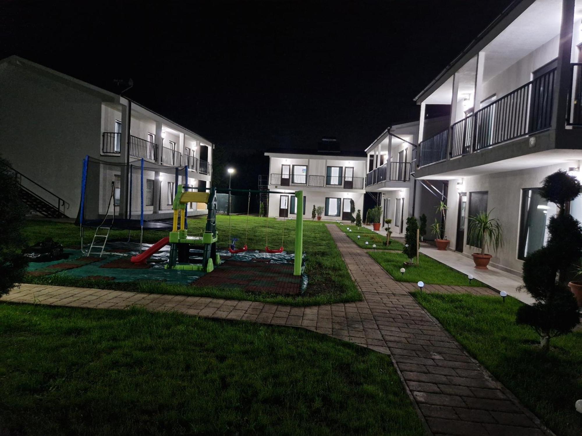 Hotel Complex Turistic N&S à Două Mai Extérieur photo