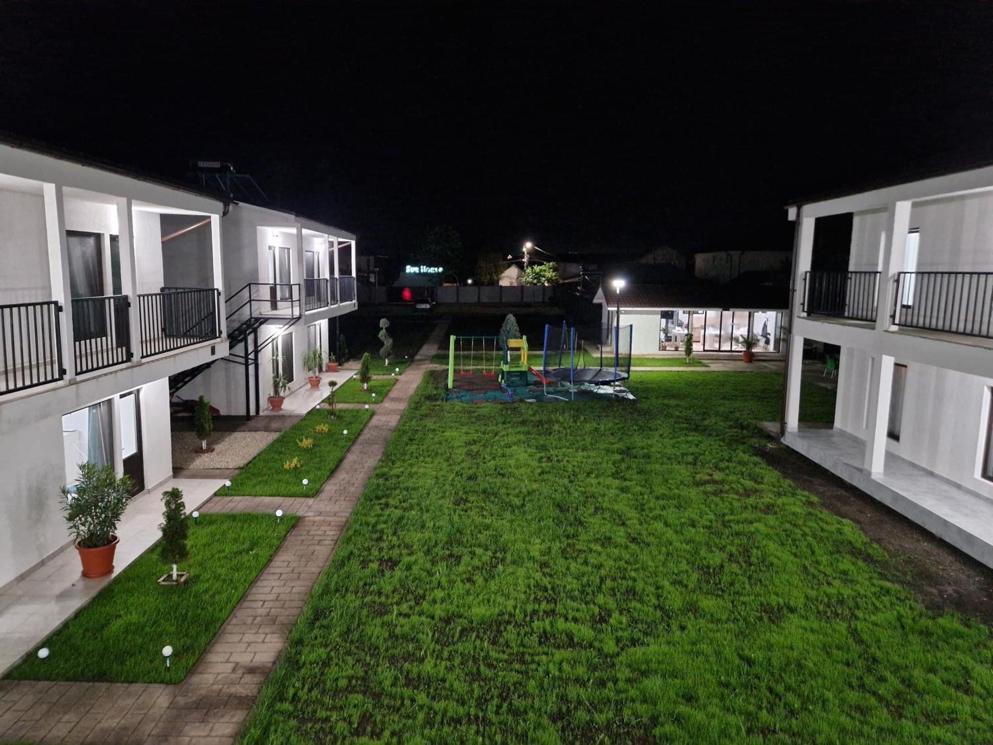 Hotel Complex Turistic N&S à Două Mai Extérieur photo